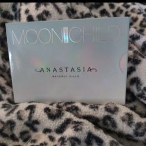 ⭐ABH MOON CHILD GLOW KIT⭐